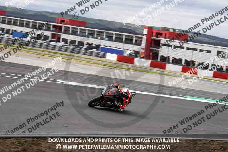 cadwell no limits trackday;cadwell park;cadwell park photographs;cadwell trackday photographs;enduro digital images;event digital images;eventdigitalimages;navarra;no limits trackdays;peter wileman photography;racing digital images;trackday digital images;trackday photos